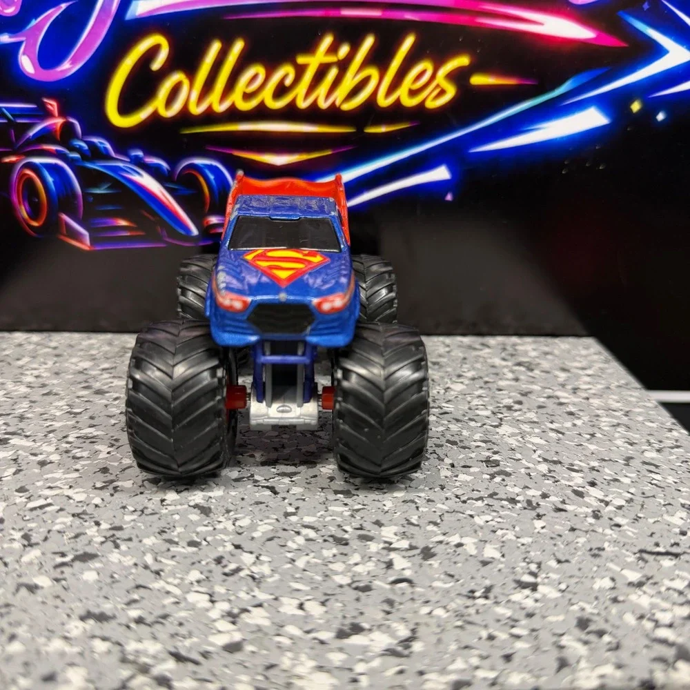 Monster Jam Superman Monster Truck 1:64 Die-Cast DC Comics Blue Red BKT Tires